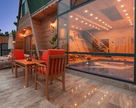 Kaş İslamlar'da Ahşap Mimarili, Isıtmalı Havuzlu, Korunaklı Villa - 2