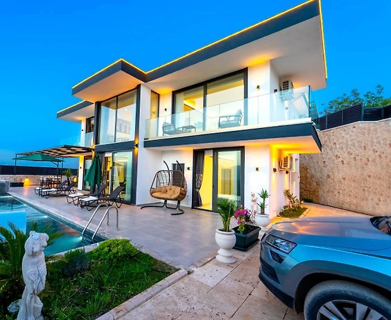 Kaş Yeşilköy'de Deniz Manzaralı, Saunalı, 6 Kişilik, Lüks Villa - 1