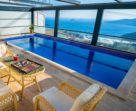 Kaş Bezirgan'da Deniz Manzaralı, Özel Havuzlu, Jakuzili Villa - 1