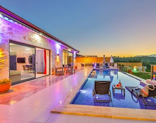 Kaş Belenli'de Çocuk Oyun Alanlı, Özel Havuzlu, Jakuzili Villa - 1