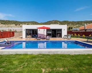 Kaş Sarıbelen'de Geniş Ailelere Uygun, Özel Havuzlu, Jakuzili Villa - 2