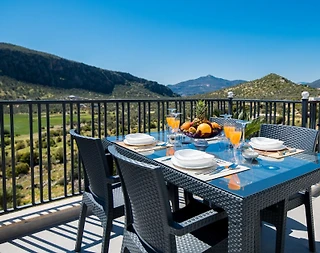 Kalkan Ulugöl'de Merkeze Yakın, Doğa Manzaralı, Lüks Tatil Evi - 1