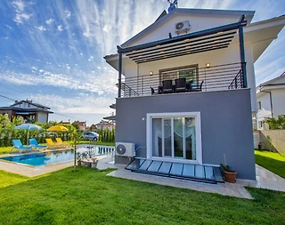 Fethiye Foça'da Büyük Bahçe İçerisinde, Özel Havuzlu, Kiralık Villa - 3