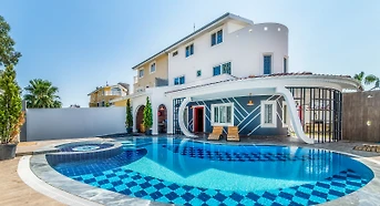 Serik Kadriye'de Ferah Tasarımlı, Yetişkin ve Çocuk Havuzlu, 3+1 Villa