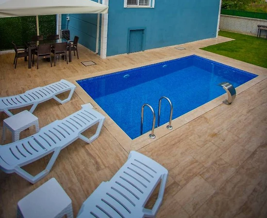 Sapanca'da Muhteşem Doğa İçerisinde, Özel Havuzlu, Kiralık Villa - 1