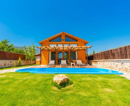 Antalya Kaş'ta Ahşap Tasarıma Sahip, Özel Havuzlu, 4 Kişilik Villa - 1