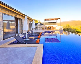 Kaş Sarıbelen'de Eşsiz Doğa Manzaralı, Özel Havuzlu, Jakuzili Villa - 3