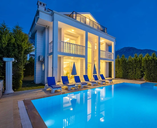 Fethiye Ölüdeniz'de Geniş Ailelere Uygun, Özel Havuzlu, Bahçeli Villa - 1