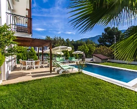 Fethiye Ölüdeniz'de Geniş Gruplara Uygun, Özel Havuzlu, Bahçeli Villa - 2