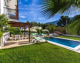 Fethiye Ölüdeniz'de Geniş Gruplara Uygun, Özel Havuzlu, Bahçeli Villa - 2