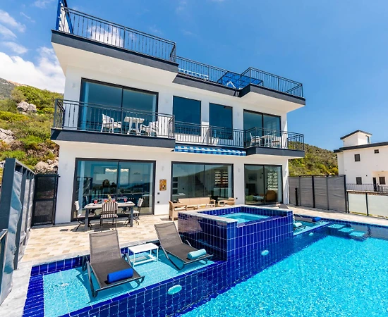 Kaş Bezirgan'da Doğa Manzaralı, Yetişkin ve Çocuk Havuzlu, Lüks Villa - 1