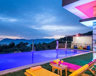 Kaş İslamlar'da Huzur Veren Doğada, Açık ve Kapalı Havuzlu, Lüks Villa - 2