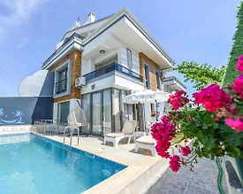 Muğla Fethiye'de Denize ve Merkeze Yakın, Özel Havuzlu, Jakuzili Villa - 2
