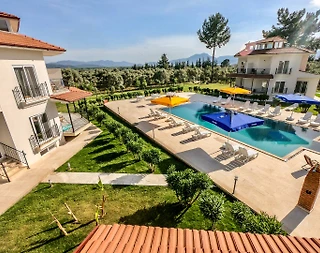 Muğla Köyceğiz'de Tesis İçerisinde, Ortak Havuzlu, Kiralık Villa - 1