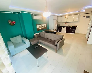 Konyaaltı Gürsu'da Plaja Yakın, Şehir Manzaralı, 1+1 Kiralık Suit - 1