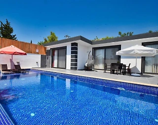 Kaş Üzümlü'de Balayı Çiftlerine Uygun, Özel Havuzlu, Korunaklı Villa - 1