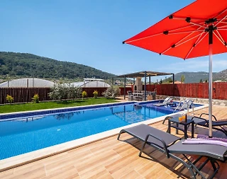 Kaş Sarıbelen'de Geniş Ailelere Uygun, Özel Havuzlu, Jakuzili Villa - 3