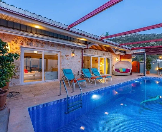 Kaş İslamlar'da Doğayla İç İçe, Isıtmalı Havuzlu, Jakuzili Villa - 1