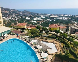 Alanya Kargıcak'ta Tesis İçerisinde, Ortak Havuzlu, Konforlu Suit - 2