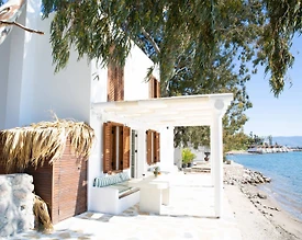 Bodrum Akyarlar'da Denize Sıfır, Modern Tasarıma Sahip, Otantik Villa - 2