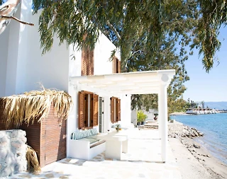 Bodrum Akyarlar'da Denize Sıfır, Modern Tasarıma Sahip, Otantik Villa - 2