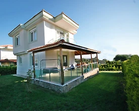 İzmir Çeşme'de Geniş Ailelere Uygun, Ortak Havuzlu, Modern Villa - 3