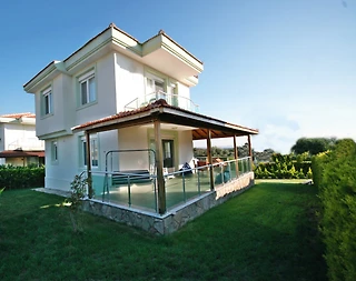 İzmir Çeşme'de Geniş Ailelere Uygun, Ortak Havuzlu, Modern Villa - 4