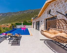 Kaş Bezirgan'da Doğa Manzaralı, Sonsuzluk Havuzlu, Jakuzili Villa - 3