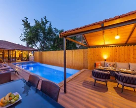 Kaş Bezirgan'da Doğa İçerisinde, Taş Mimarili, Konforlu Villa - 2