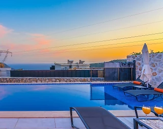 Kaş İslamlar'da Deniz Manzaralı, Özel Havuzlu, Hamam ve Saunalı Villa - 3