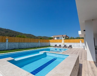 Kaş Sarıbelen'de Yemyeşil Bahçeli, Özel Havuzlu, Jakuzili, Ferah Villa - 2