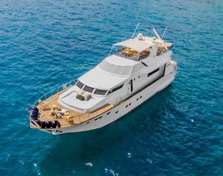 Bodrum'da Mavi Yolculuk Sunan, 4 Kamaralı, Kiralık Motoryat - 1