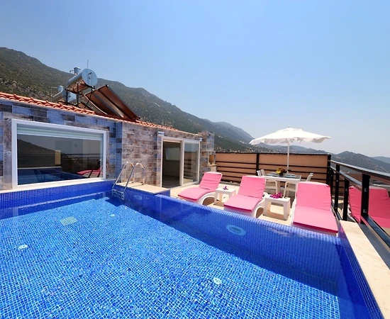 Kaş Kalkan'da Deniz Manzaralı, Özel Havuzlu, Konforlu Villa - 1
