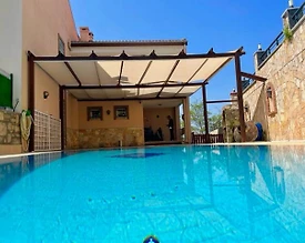 Aydın Kuşadası'nda Plaja Yakın Konumda, Özel Havuzlu, Kiralık Villa - 2