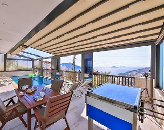 Kaş Kalkan'da Deniz Manzaralı, Kapalı ve Isıtmalı Havuzlu, Şık Villa - 5