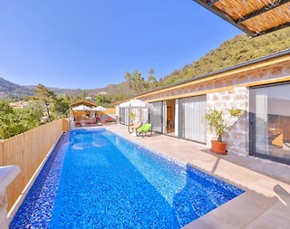Kalkan İslamlar'da Doğa Manzaralı, Özel Havuzlu, Taş Mimarili Villa - 2