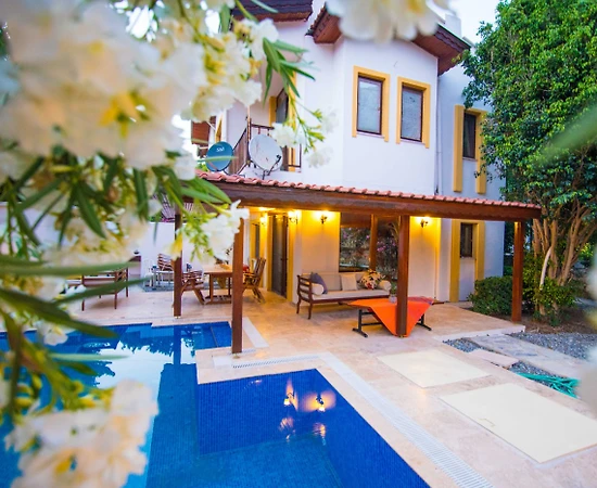 Marmaris Söğüt'te Kalabalık Ailelere Uygun, Özel Havuzlu, Kiralık Villa - 1