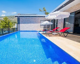 Kaş İslamlar'da Modern Tasarımlı, Özel Havuzlu, Balayı Villası - 2