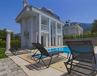 Fethiye Ölüdeniz'de Plaja Yakın Konumda, Özel Havuzlu, Kiralık Villa - 1