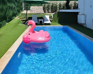 Sakarya'da Göl Manzaralı, Isıtmalı Havuzlu, Kiralık Villa - 3