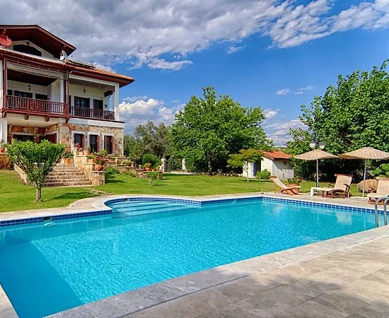 Ortaca Dalyan'da Geniş Bahçe İçerisinde, Özel Havuzlu, Ferah Villa - 1