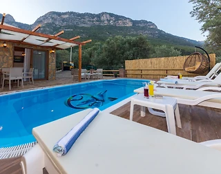 Muğla Menteşe'de Gözlerden Uzak, Özel Havuzlu, Konforlu Villa - 3