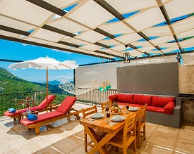 Kaş İslamlar'da Eşsiz Manzaralı, Açık ve Kapalı Havuzlu, Kiralık Villa - 2