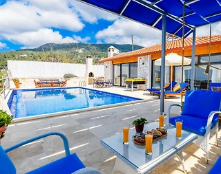 Kaş İslamlar'da Sakin Konumda, Isıtmalı Havuzlu, Balayı Villası - 1