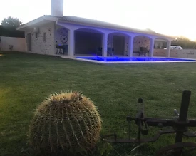 İzmir Çeşme'de Muhteşem Doğada, Özel Havuzlu, Geniş Bahçeli Villa - 2