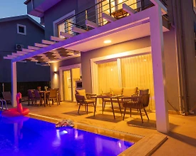 Fethiye Ölüdeniz'de Doğa Manzaralı, Özel Havuzlu, Konforlu Villa - 2