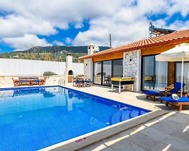 Kaş İslamlar'da Sakin Konumda, Isıtmalı Havuzlu, Balayı Villası - 2