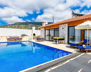 Kaş İslamlar'da Sakin Konumda, Isıtmalı Havuzlu, Balayı Villası - 2