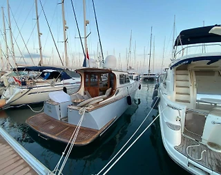 Didim Altınkum'da Serin Sularda, 13 Metrelik, Modern Motor Yat - 1