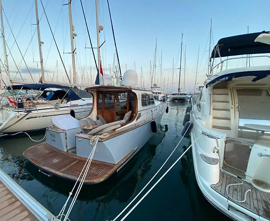 Didim Altınkum'da Serin Sularda, 13 Metrelik, Modern Motor Yat - 1